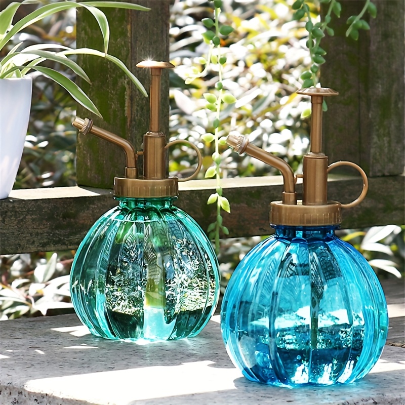Household Plastic Spray Bottle - đánh giá và giá Gardening Tools Vintage